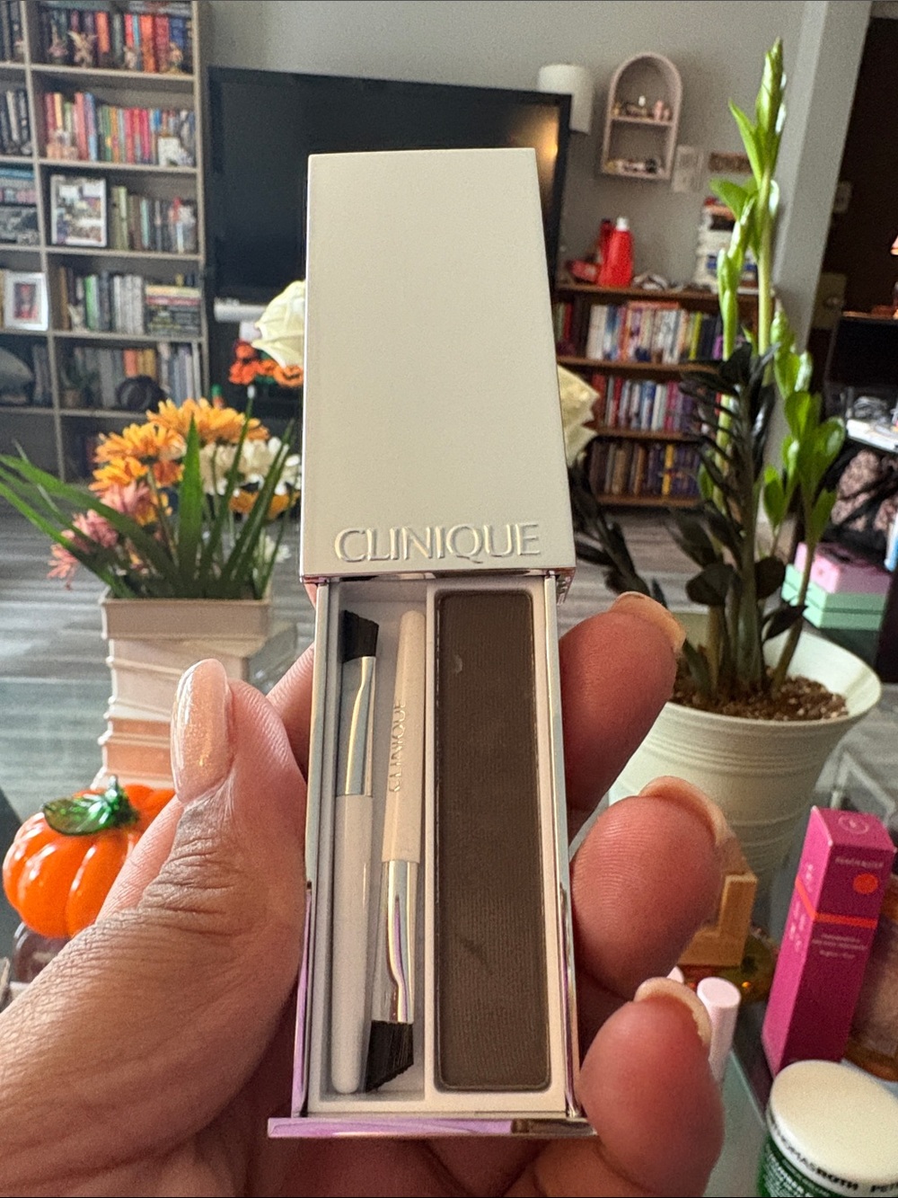 Clinique brow shaper in charcoaled